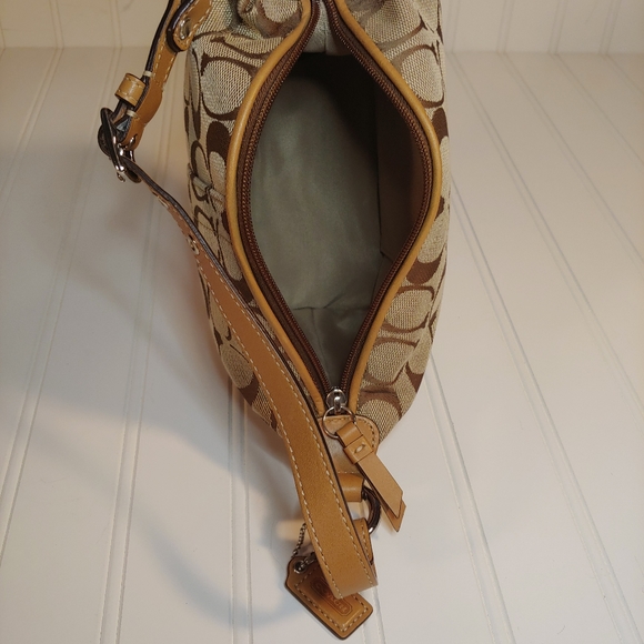 Coach Signature Khaki Small Purse - Picture 13 of 14